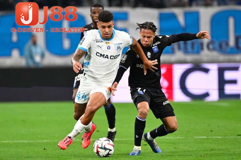 Marseille được kỳ vọng sẽ giành chiến thắng trên sân của Auxerre (Ảnh: Ligue 1).